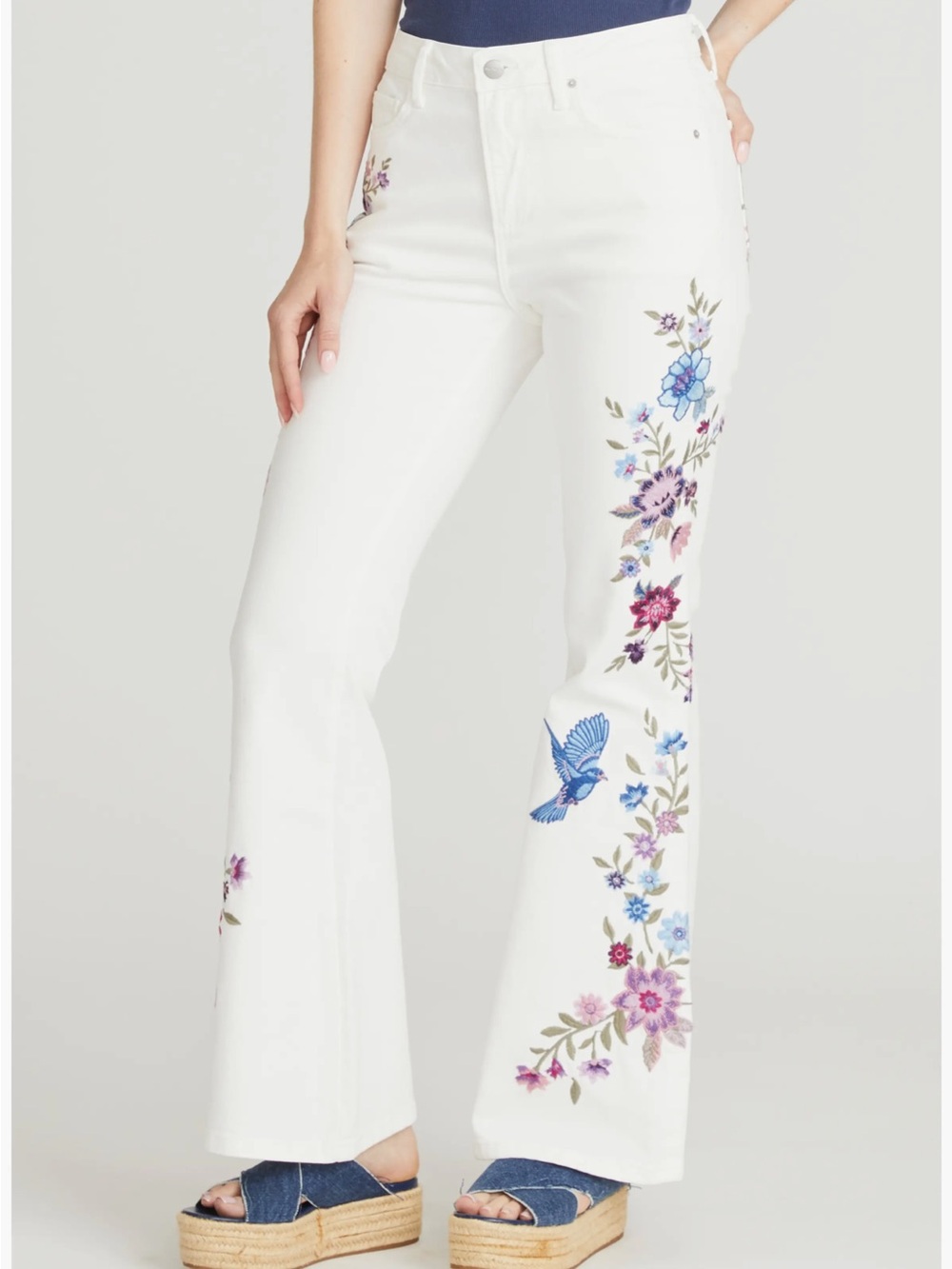 Driftwood Farrah Embroidered Flare Leg Jeans Sz 26 NWT -
